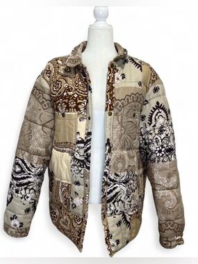 BDG Quilted Patchwork Puffer Jacket in Beige & Brown Prints